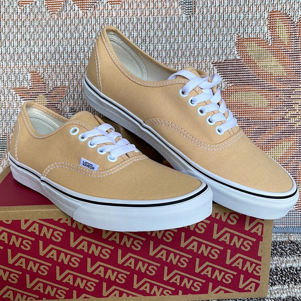 Vans WMNS Authentic
Color Theory Honey Peach
VN0A5KS9BLP
Sneakers - Picture 5 of 16